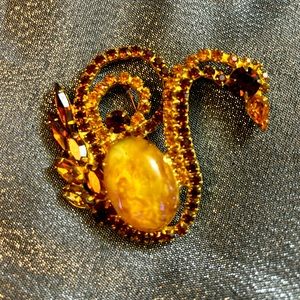 Vintage swan brooche pin from the 40s